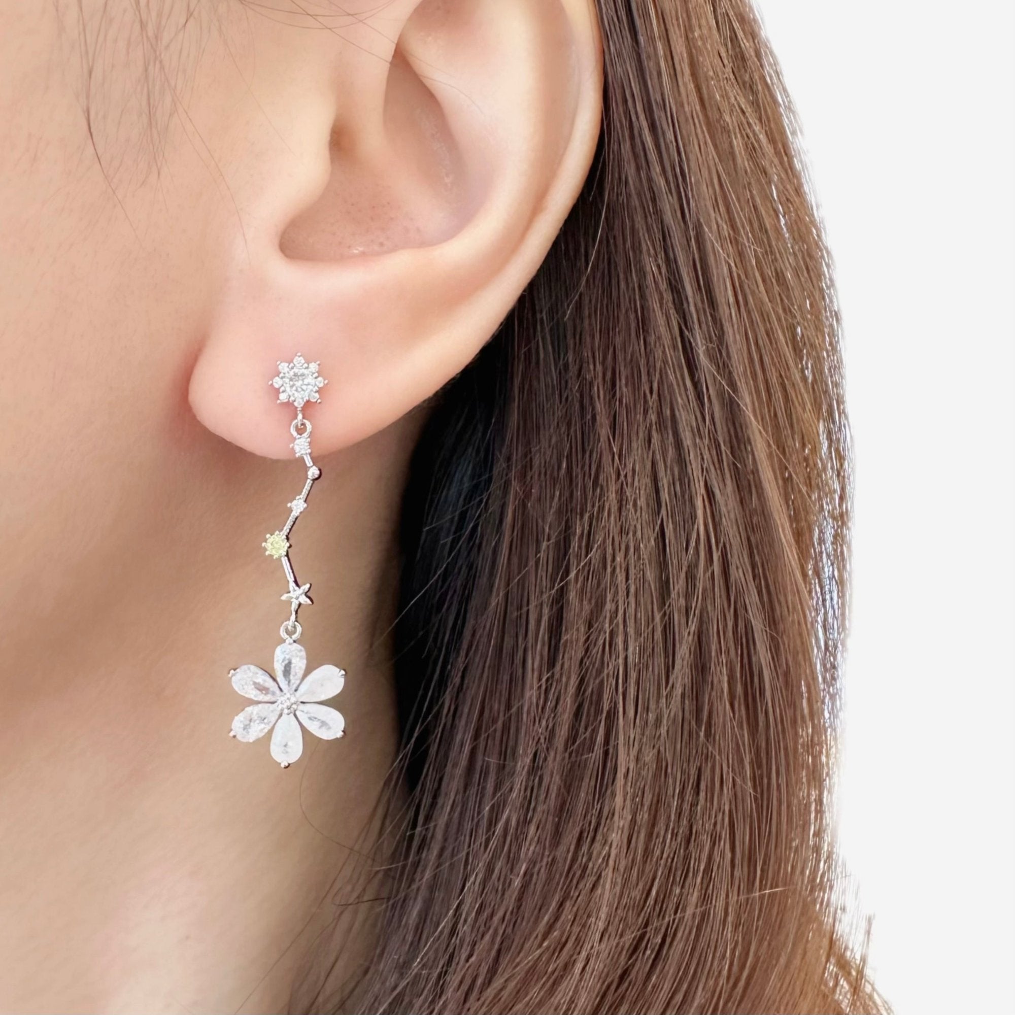 korean earrings bracelet jewellery Malaysia rose earrings korean jewellery rings earrings malaysia korean style earrings jewellery accessories hypoallergenic earrings s925 huggies silver necklace made in korea jewelry fashion jewellery malaysia earrings online shop malaysia Gift idea Gift for her Made in Korea Cubic Zirconia 925 Sterling Silver No Piercing Dainty Minimalist Daily wear Bestie Korean Anting Cincin Clip on 韩国耳环 韩国发饰 韩国饰品 hypoallergenic birthday gift set bridesmaid aurelia atelier